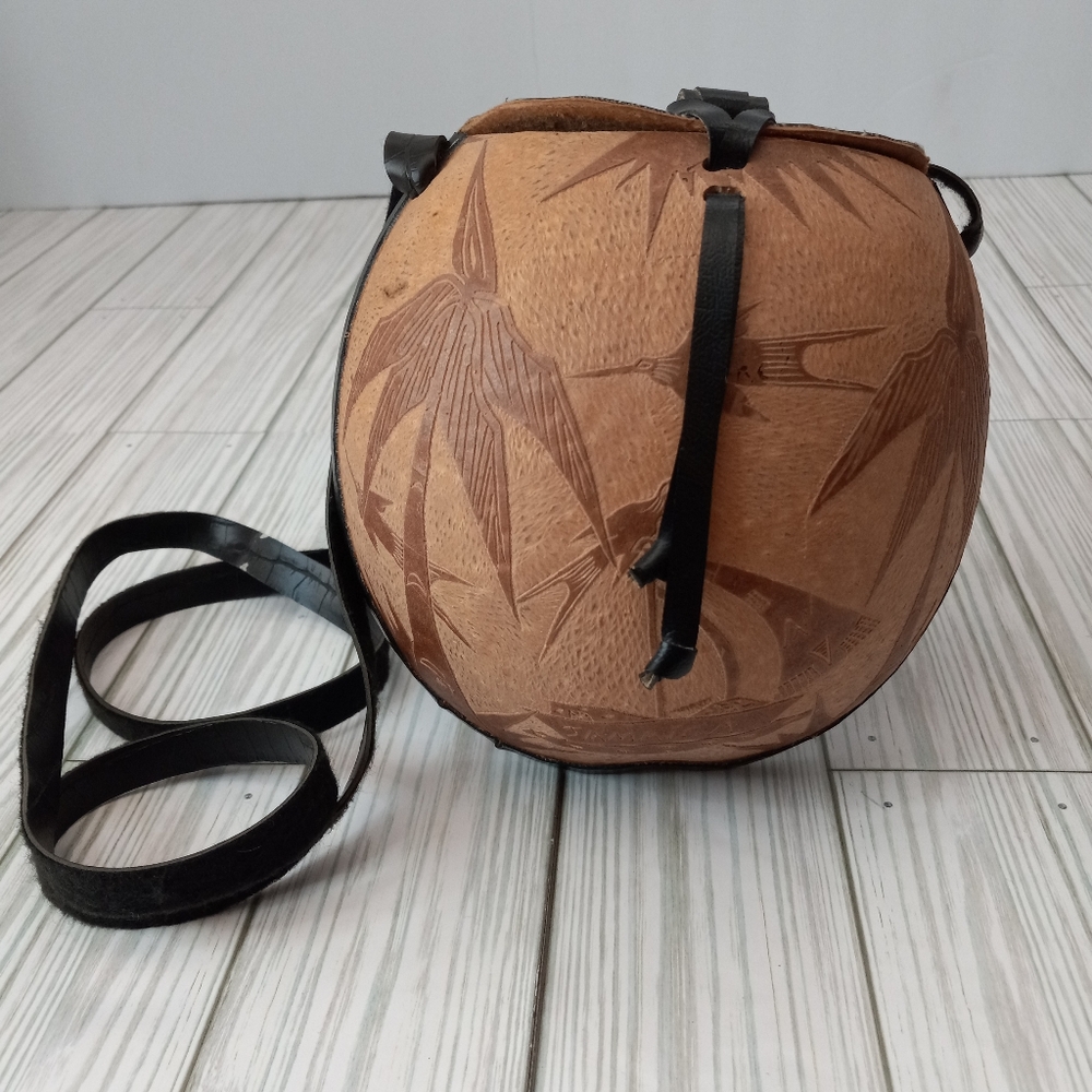 Jamaica Etched Coconut Tropical Crossbody Purse